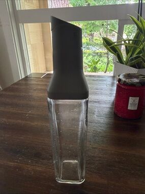 Glass Oil/Vinegar Dispenser with Gray Pour Spout new
